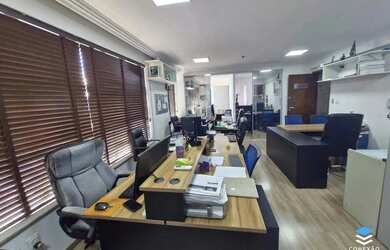 Imagem 11: Conjunto de salas com total de 64m2 no Funcionários com 2 vagas de garagem