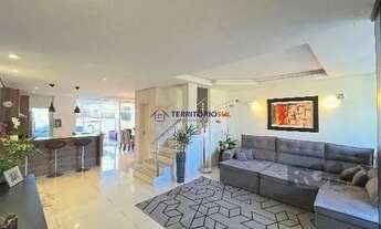 Imagem 4: Casa em Porto Alegre, no bairro Hípica, com 3 dormitório(s), e 3 banheiros, à venda