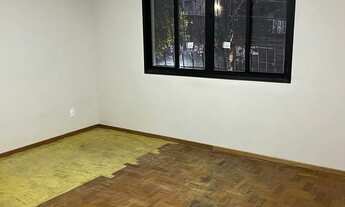 Imagem 7: Apartamento 2 quartos , primeiro andar de escada sem garagem