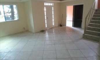 Imagem 3: Alugo Casarão em Condomínio Ubá com 3 quartos