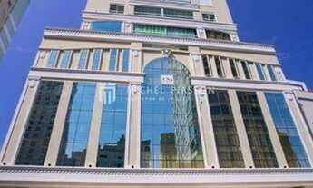 Imagem 1: Apartamento mobiliado com 03 suítes em Meia Praia - Itapema (SC