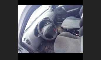 Imagem 5: Vendo ou troco carro np ano 2001