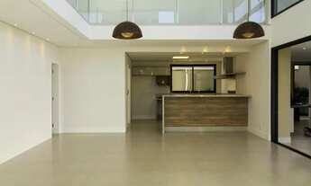 Imagem 7: Casa de condomínio para aluguel possui 362 metros quadrados com 4 quartos