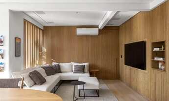 Imagem 3: Luxuosa cobertura reformada de 242m² com 3 suítes, ampla sala, cozinha moderna e varanda c