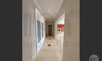 Imagem 7: Prédio imponente próximo ao Parque Ibirapuera