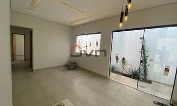 Imagem 5: Casa a venda contando com 3 quartos grandes sendo um suíte, sala ampla em dois ambientes