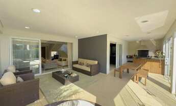 Imagem 2: Casa à venda em Santana de Parnaíba, Alphaville, com 4 quartos, com 366 m², Burle Marx