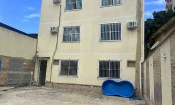 Imagem 2: Ótimo apartamento todo reformado composto por, Sala, 2 Quartos- em Quintino