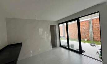 Imagem 3: Casa Duplex para Venda em Camaçari, Catu de Abrantes (Abrantes), 4 dormitórios, 3 suítes