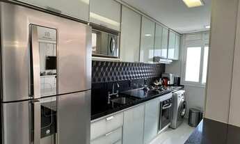 Imagem 7: Apartamento mobiliado, 2 dormitórios, sendo 1 suíte, churrasqueira, sacada com linda vista