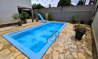 Imagem: Casa de 345m² com 04 quartos para locação