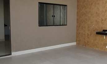 Imagem 3: Casa sendo 2 Quartos 1 suíte, sala e cozinha Pe direito duplo bem alto, Próximo ao passeio