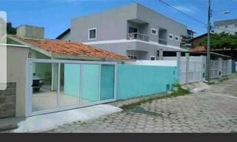 Imagem: Casa com piscina a 10 minutos do mar