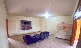 Imagem 3: Casa em via pública com 4 quartos (sendo 3 suites) e 5 banheiros