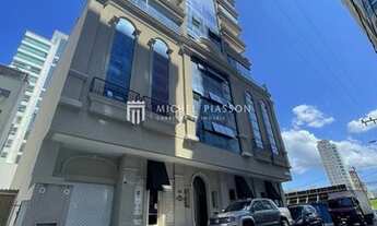 Imagem 2: Apartamento quadra mar com 03 suítes em Meia Praia - Itapema (SC