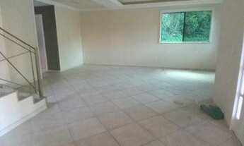 Imagem: Alugo Casarão em Condomínio Ubá com 3