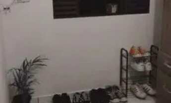 Imagem 2: VENDE-SE ESTA CASA RECÉM REFORMADA NO CANUDOS NA RUA SANTO ANTÔNIO