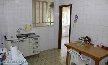 Imagem 7: Amplo apartamento no Centro, 3 dormitórios sendo 1 suíte, sala de estar e jantar, banheiro