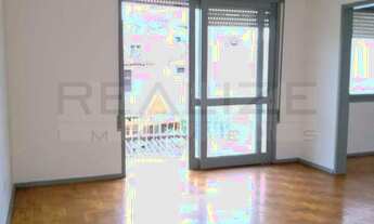 Imagem 3: Apartamento de 2 dormitórios com sacada no bairro Medianeira