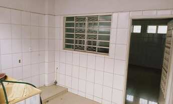 Imagem 7: CASA SETOR UNIÃO 3 QUARTOS SUÍTE PORCELANATO PRÓXIMO A AVENIDA T-9 OPORTUNIDADE ÚNICA