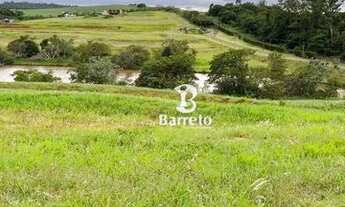 Imagem: Terreno molhado, 2200m2 área útil