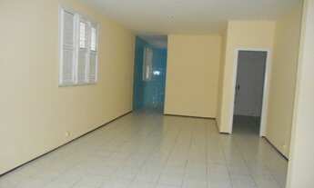 Imagem 5: Ampla casa com 120m², extremamente espaçosa, com 4 quartos sendo 1 suíte, DCE, possui um b