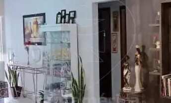 Imagem 3: Casa à Venda com 3 quartos sendo 1 suíte, e quintal nos fundos com churrasqueira