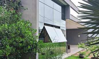 Imagem 2: Casa em condomínio com piscina