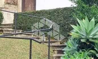 Imagem 6: Casa 2 dormitórios no Bairro Três Figueiras em Porto Alegre