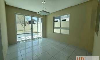 Imagem 6: Casa com 188 m² e 4 quartos em condomínio fechado com área de lazer no bairro de Intermar