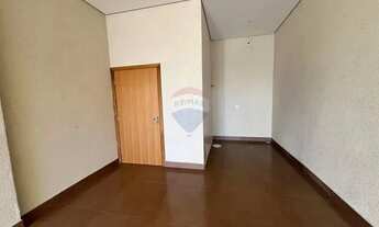 Imagem 7: Salão comercial de 50 metros com banheiro de acessibilidade disponível para locação na pla