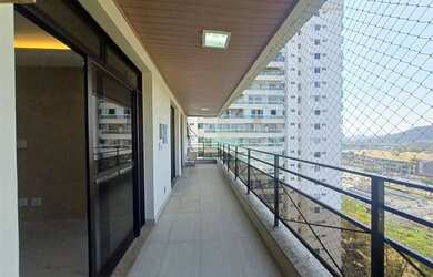 Imagem 2: APARTAMENTO À VENDA COM 145M² VISTA PEDRA DA GÁVEA - SOL DA MANHÃ - BARRA DA TIJUCA