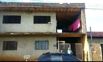 Imagem: Vendo sobrado, são três casas, térreo