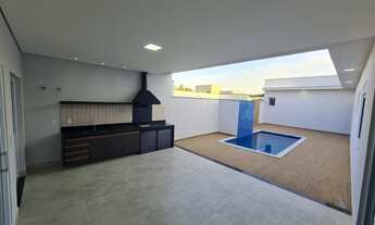 Imagem 2: Casa de condomínio térrea para venda possui 195 metros quadrados com 3 quartos