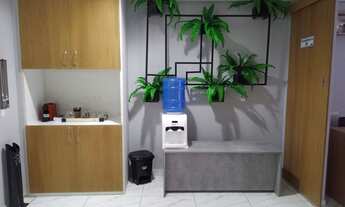 Imagem 4: Sala reformada, com 38 m², subdividida em recepção mais 3 salas, garagem