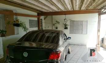 Imagem 2: 90 m² - 2 dormitórios, sala 2 ambientes, cozinha com armários, banheiro, lavand e quintal