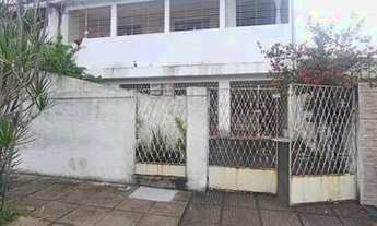 Imagem 4: Estou vendendo as duas casas, térrea e outra no 1° andar. Entradas independentes por um va