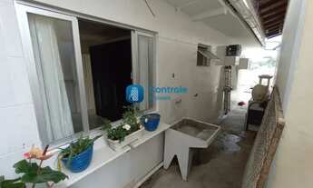 Imagem 2: Casa térrea com 3 dorm + 2 kitnets à venda por R$ 700 mil, na Serraria, São José, SC