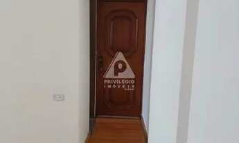 Imagem 2: Apartamento a venda na Rua Camarista Meier