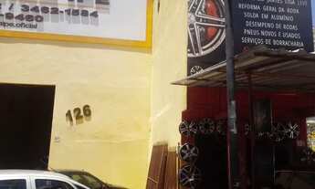 Imagem 4: Vendo esse prédio na Av. Jorge Amado, ao lado da madereira Ipê