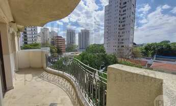 Imagem 3: Prédio imponente próximo ao Parque Ibirapuera