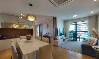 Imagem 2: Apartamento MOBILIADO, em ANDAR ALTO, com 99m² e em BOA VIAGEM!