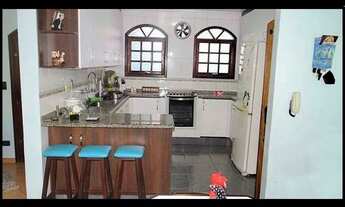 Imagem 5: Casa com 3 dormitórios, 1 suíte, edícula, 320 m² de área construída, 8 vagas no Gopouva