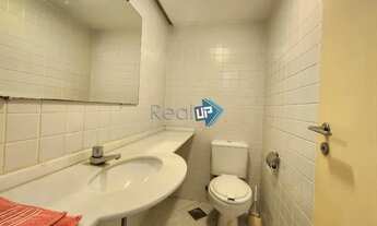 Imagem 7: Apartamento reformado com 3 vagas escrituradas