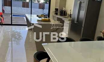 Imagem 6: Casa térrea à venda na Primeira Etapa, 4 quartos, 3 suítes, 4 vagas, fundo para mata