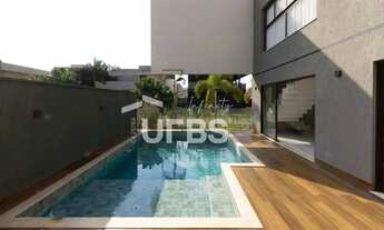 Imagem 5: Sobrado de Alto Padrão à Venda no Portal do Sol Green Vista para o Campo de Golfe