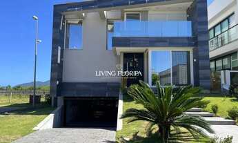 Imagem: Casa de Alto Padrão com Vista para o Mar