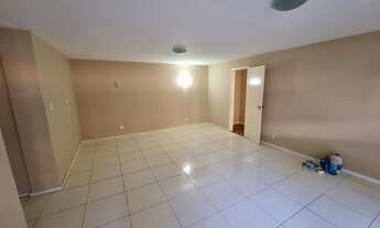 Imagem 3: Apartamento com 02 quartos + dependência e vaga na Rua Floriano Peixoto no Centro