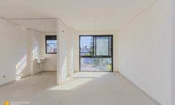 Imagem 5: Ao lado do Parção. Em rua calma e arborizada