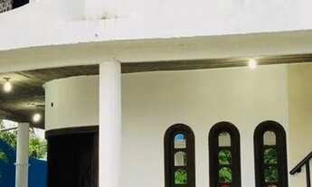 Imagem 2: Ampla casa de 2 pavimentos de 405m² com 6 suítes e 3 cozinhas